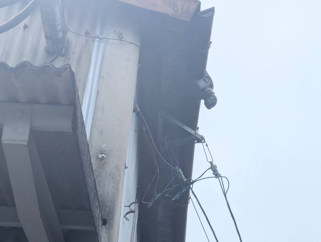 強風で雨樋が飛散した九州被害